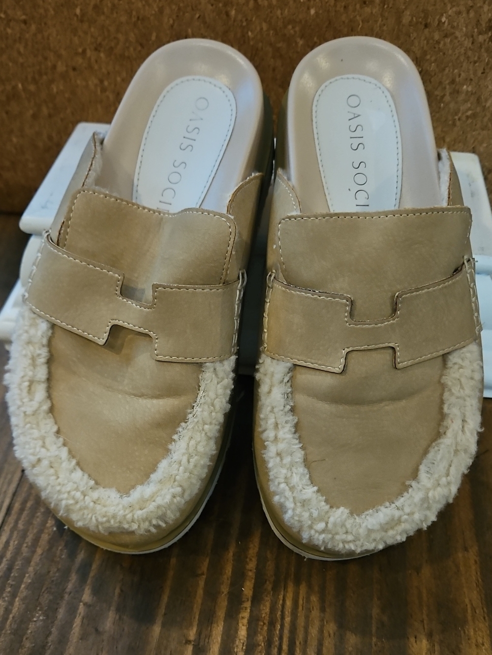 Oasis Society Avalon Sherpa Platform Mules Khaki Tan Clogs Sz 7 Cozycore #771